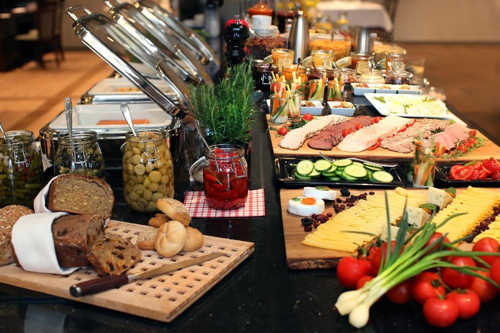 Hotel Aubrecht Country Spa Resort Przechlewo Bagian luar foto