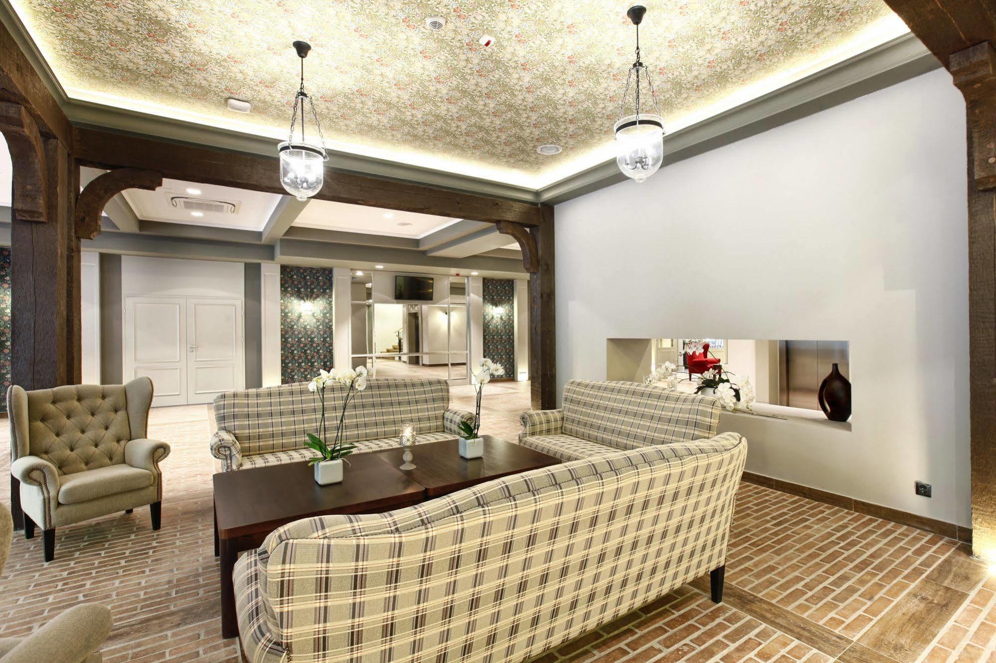 Hotel Aubrecht Country Spa Resort Przechlewo Bagian luar foto