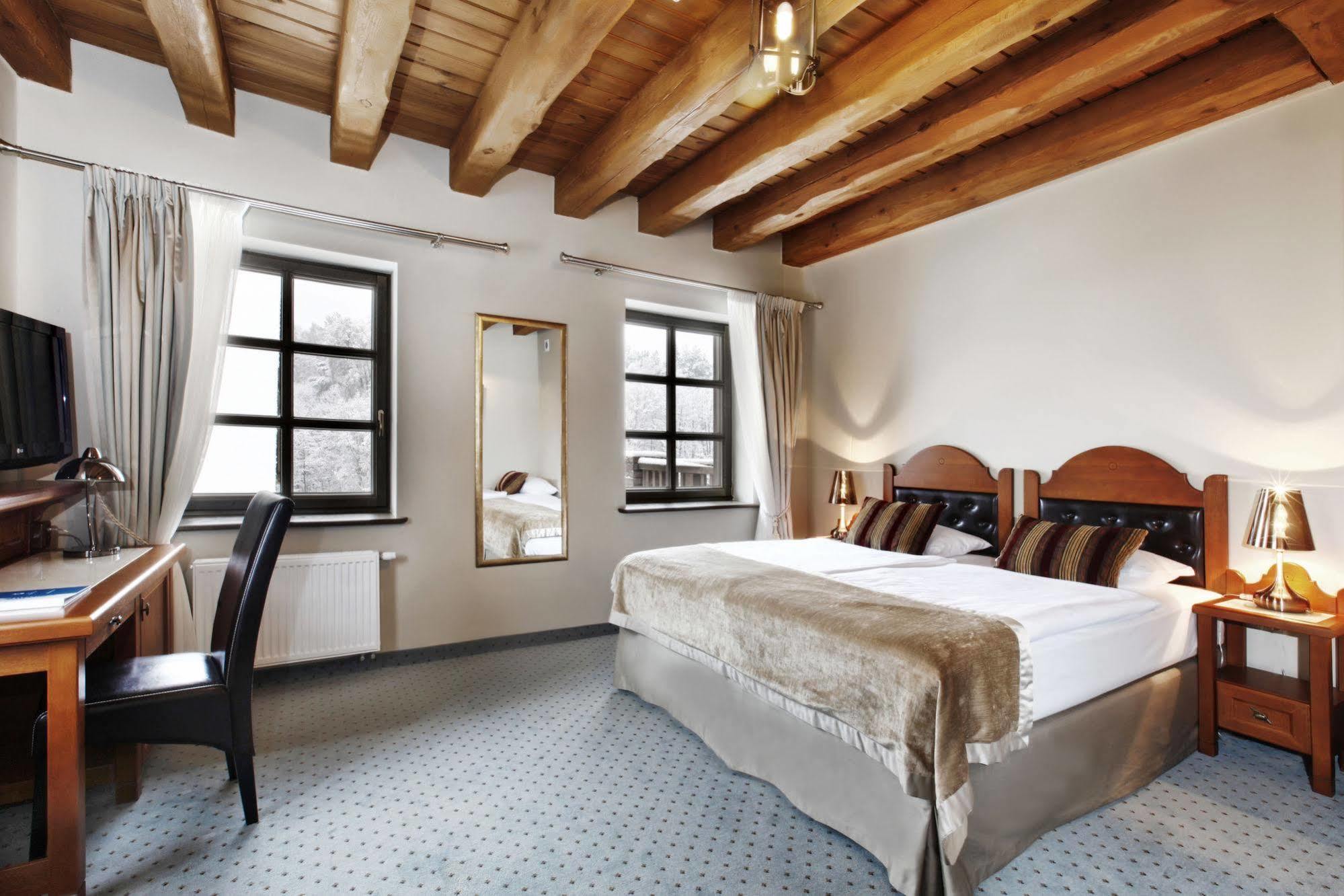 Hotel Aubrecht Country Spa Resort Przechlewo Bagian luar foto