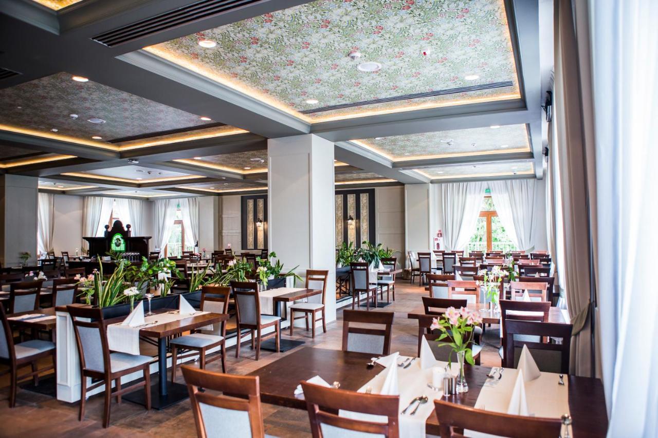 Hotel Aubrecht Country Spa Resort Przechlewo Bagian luar foto