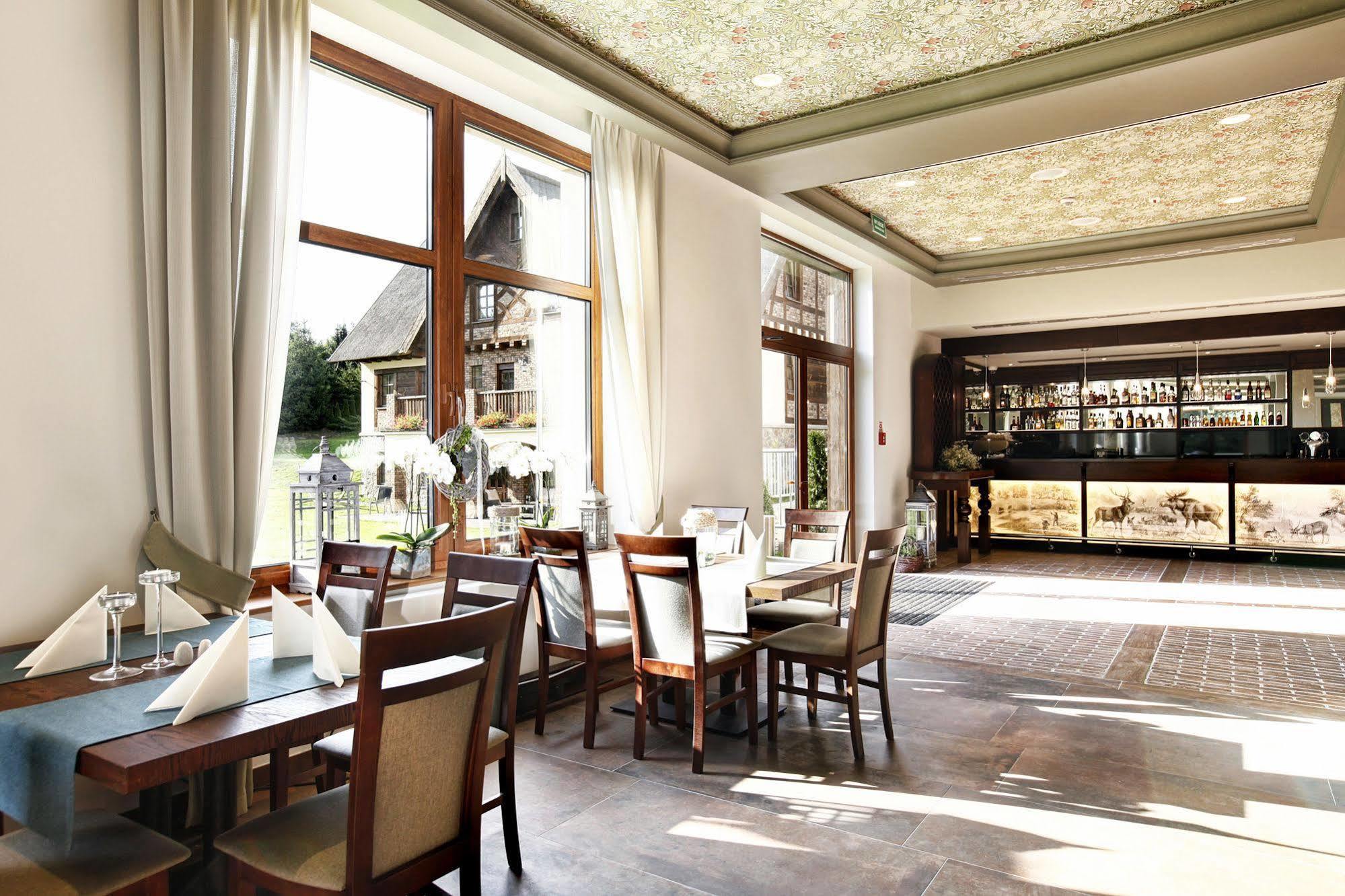 Hotel Aubrecht Country Spa Resort Przechlewo Bagian luar foto