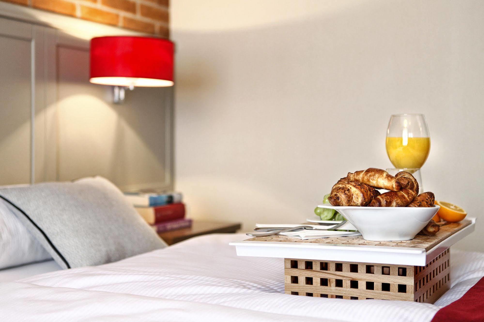 Hotel Aubrecht Country Spa Resort Przechlewo Bagian luar foto